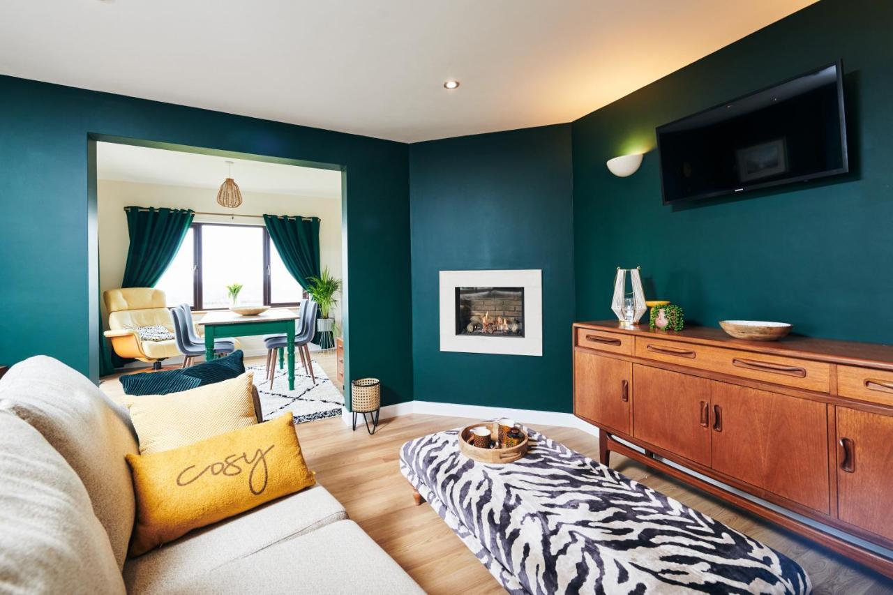 Maes Y Mel- A Couples, Pet Friendly, Rural Romantic Getaway With Countryside Views Gellywen Exterior foto