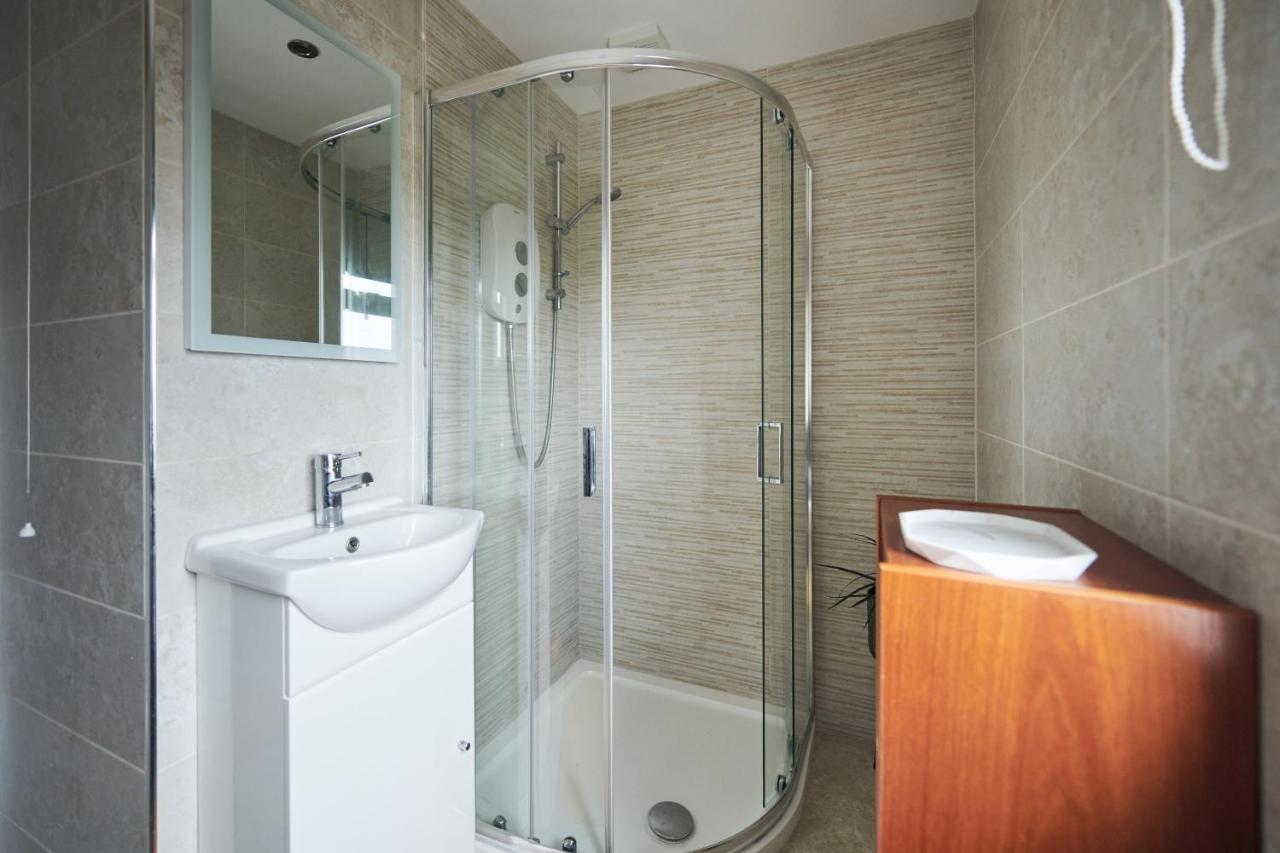 Maes Y Mel- A Couples, Pet Friendly, Rural Romantic Getaway With Countryside Views Gellywen Exterior foto