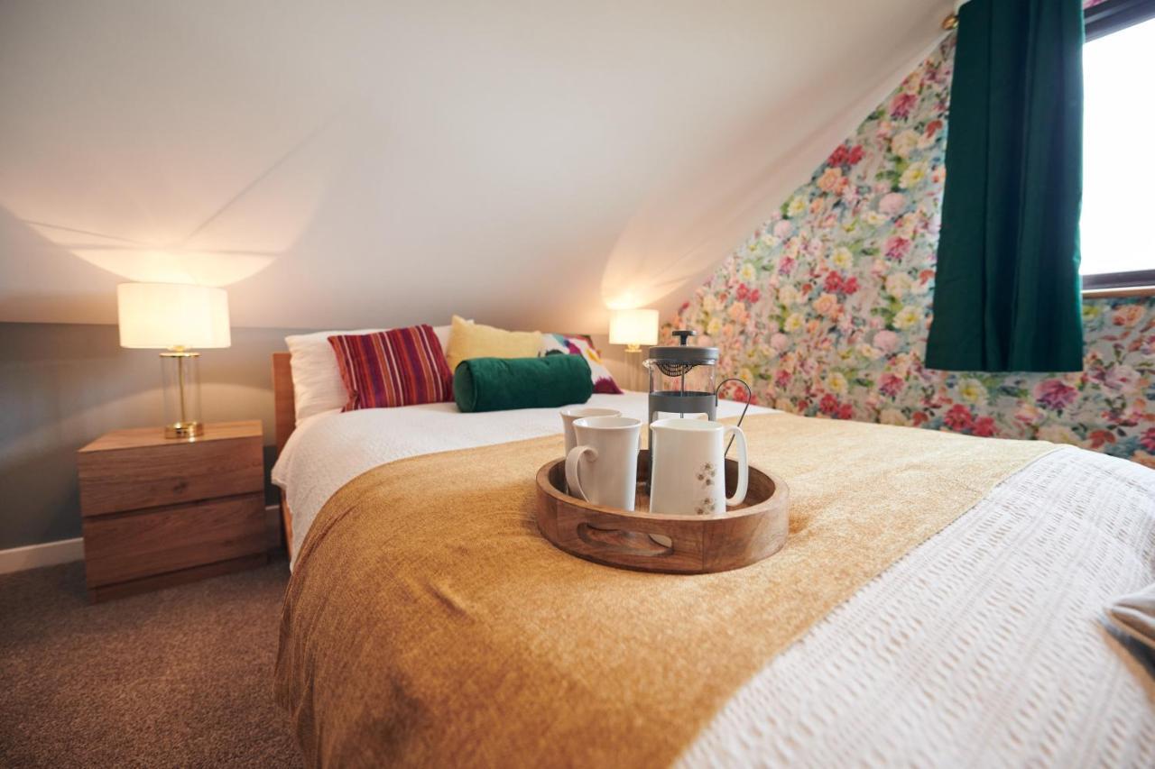 Maes Y Mel- A Couples, Pet Friendly, Rural Romantic Getaway With Countryside Views Gellywen Exterior foto